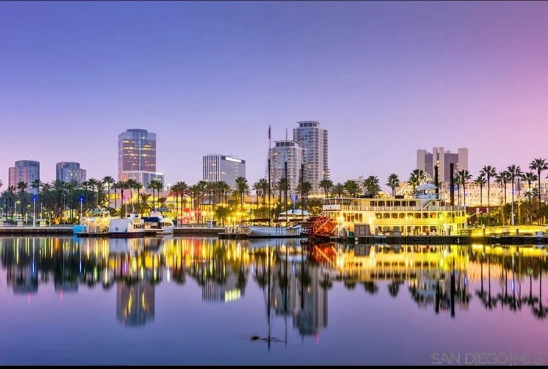 525 East Seaside Way, Unit 1607 Long Beach, CA 90802 - Photo 36 of 41 a view of a city with a lake