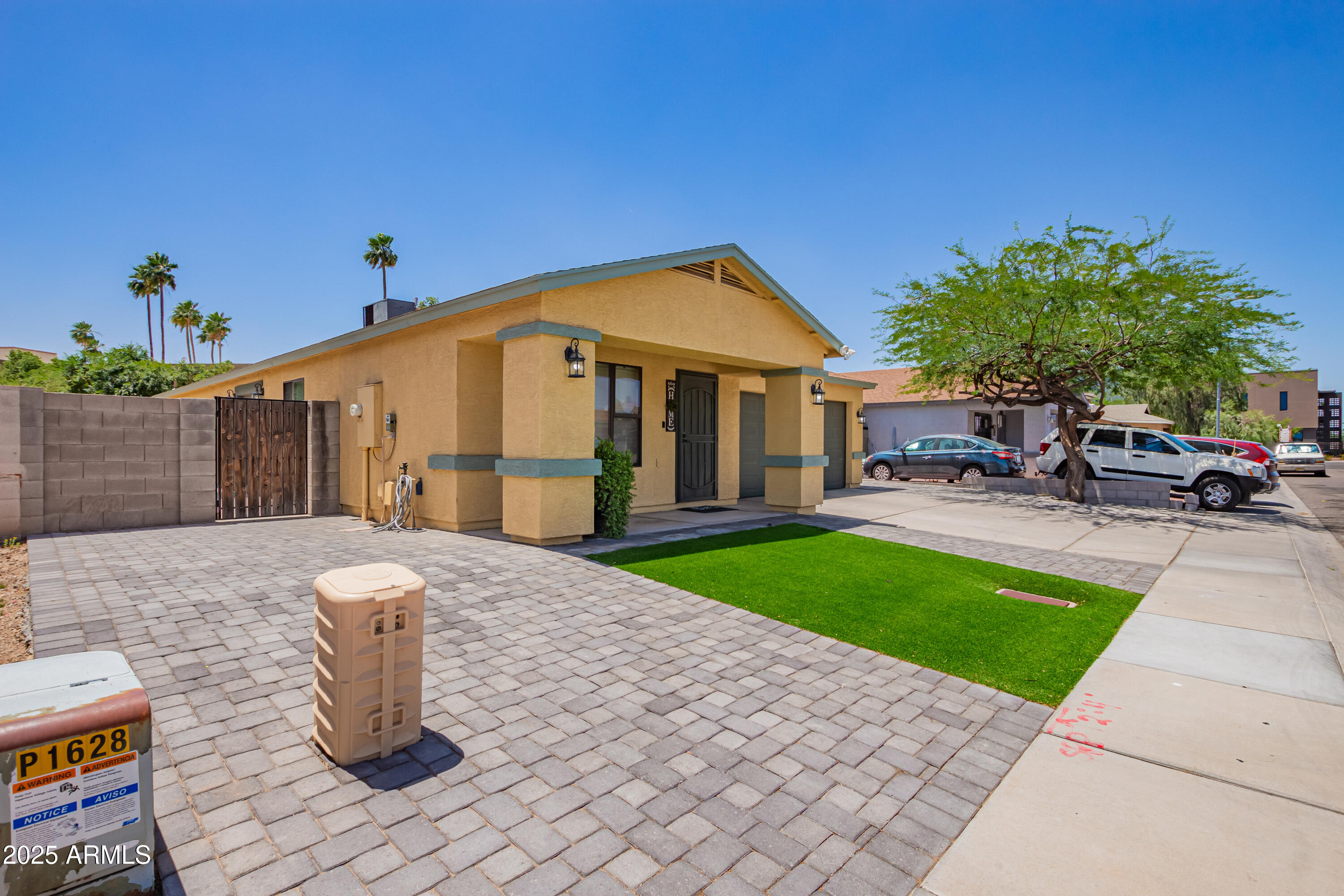 4433 West Coronado Road Phoenix, AZ 85035 - Photo 3 of 30 IMG_1195