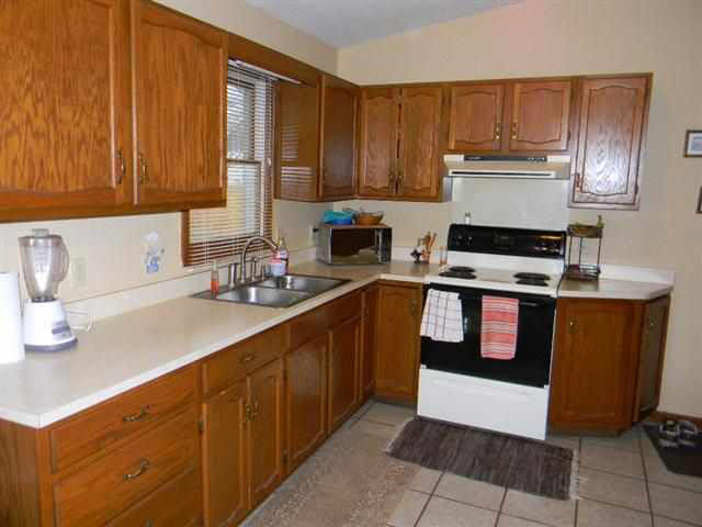 1013 North Greene Road Goshen, IN 46526 - Photo 6 of 12 Gallery Image 6