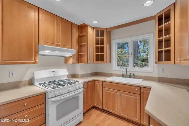 $575,000 | 188 Five Points Road, Colts Neck, NJ 07722