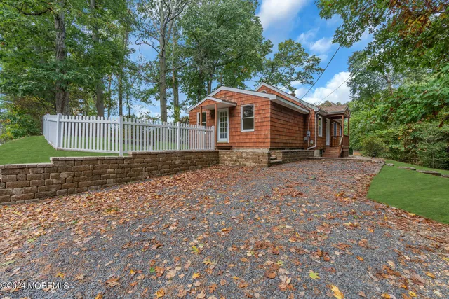 $575,000 | 188 Five Points Road, Colts Neck, NJ 07722