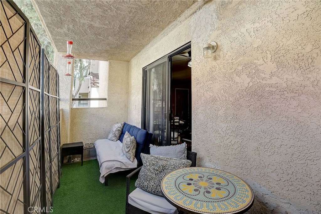 23 Pearl Laguna Niguel, CA 92677 - Photo 19 of 37 a living room with furniture and a window