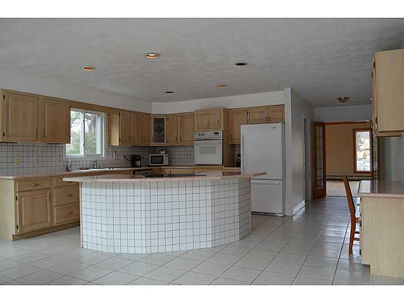 34 Rogler Farm Road Smithfield, RI 02917 - Photo 7 of 23 Kitchen.