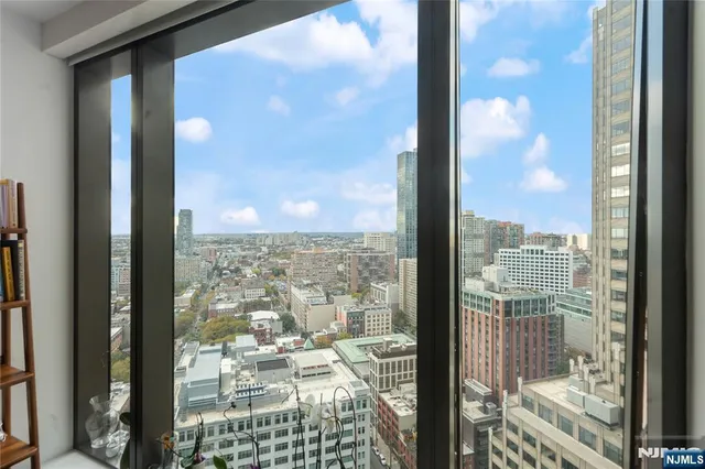 $775,000 | 99 Hudson Street, Unit 2607, Jersey City, NJ 07302