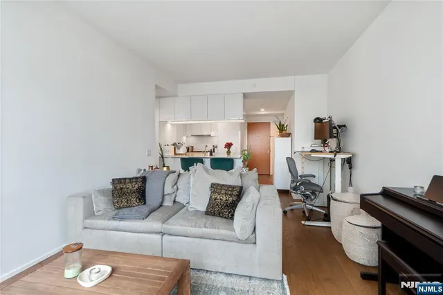 $775,000 | 99 Hudson Street, Unit 2607, Jersey City, NJ 07302