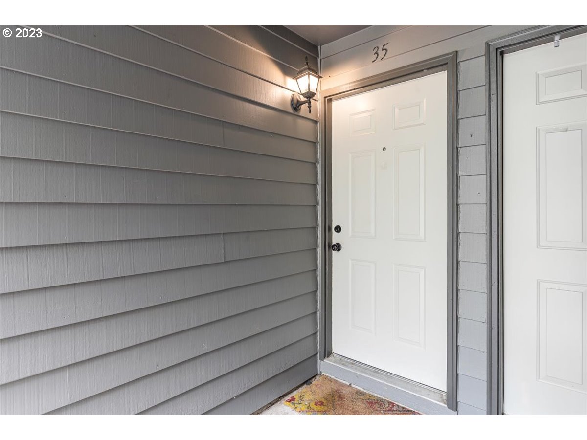 6745 Southwest Scholls Ferry Road, Unit 35 Beaverton, OR 97008 - Photo 3 of 29 Exterior