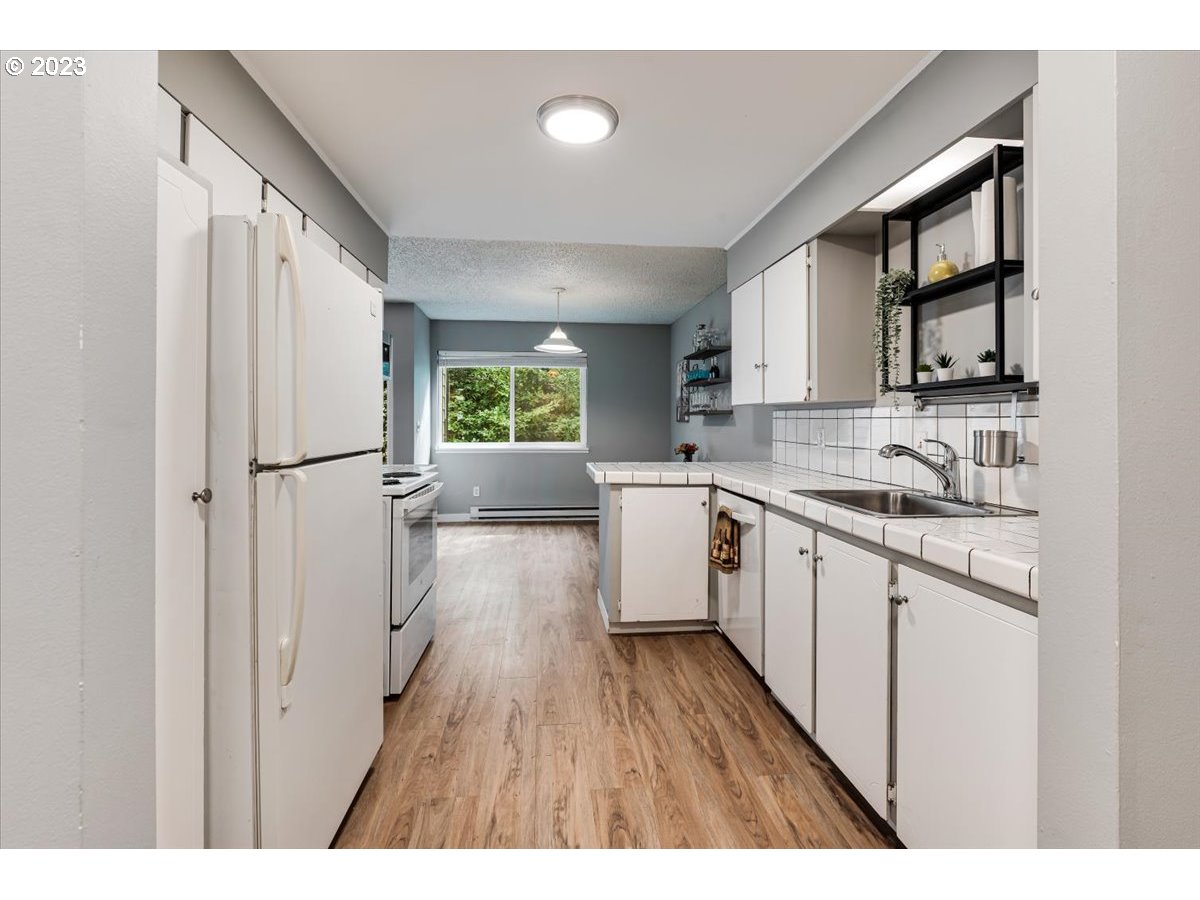 6745 Southwest Scholls Ferry Road, Unit 35 Beaverton, OR 97008 - Photo 5 of 29 Gallery Image 5