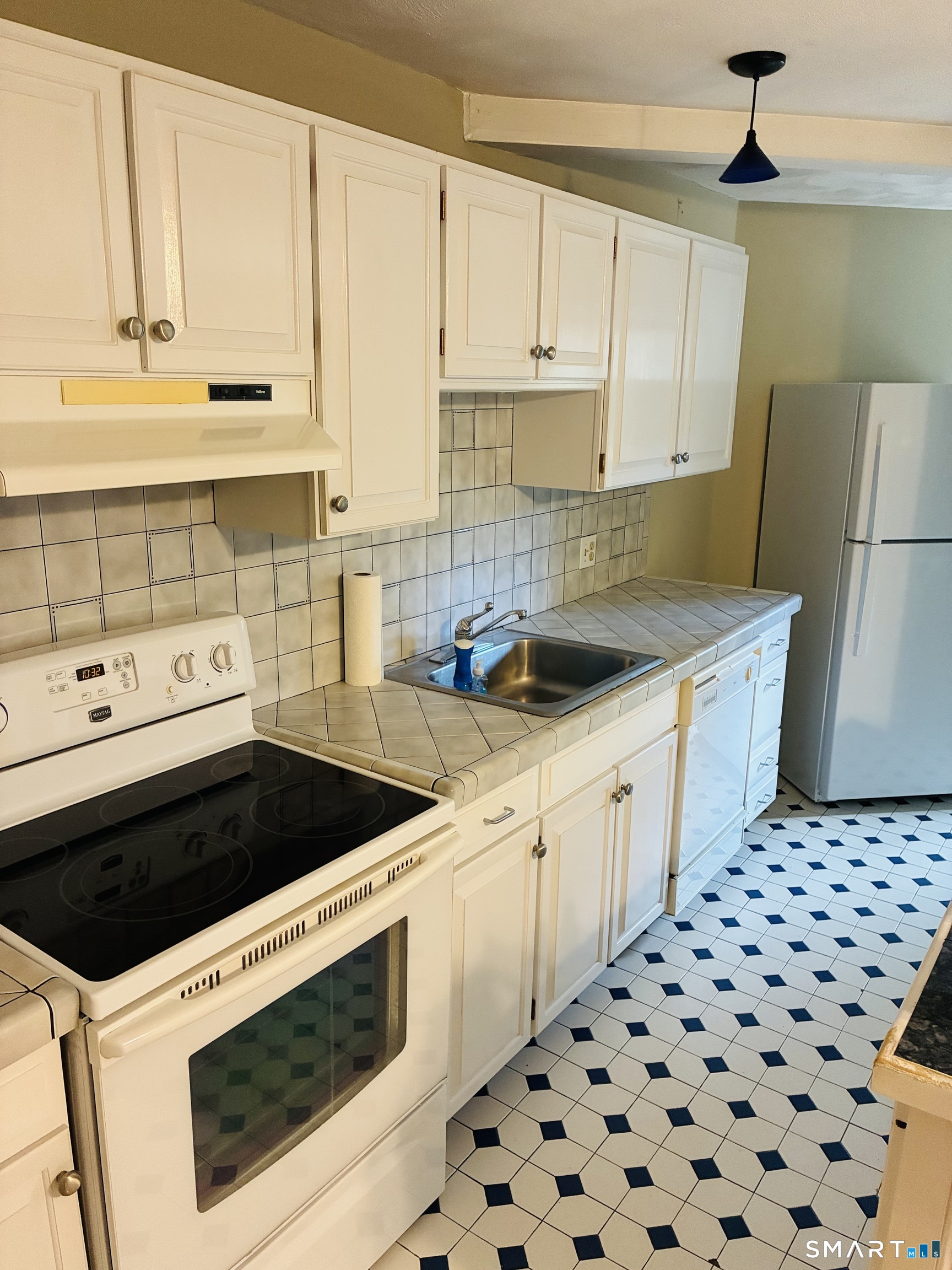 85 River Road, Unit E8 Essex, CT 06426 - Photo 13 of 40 Gallery Image 13
