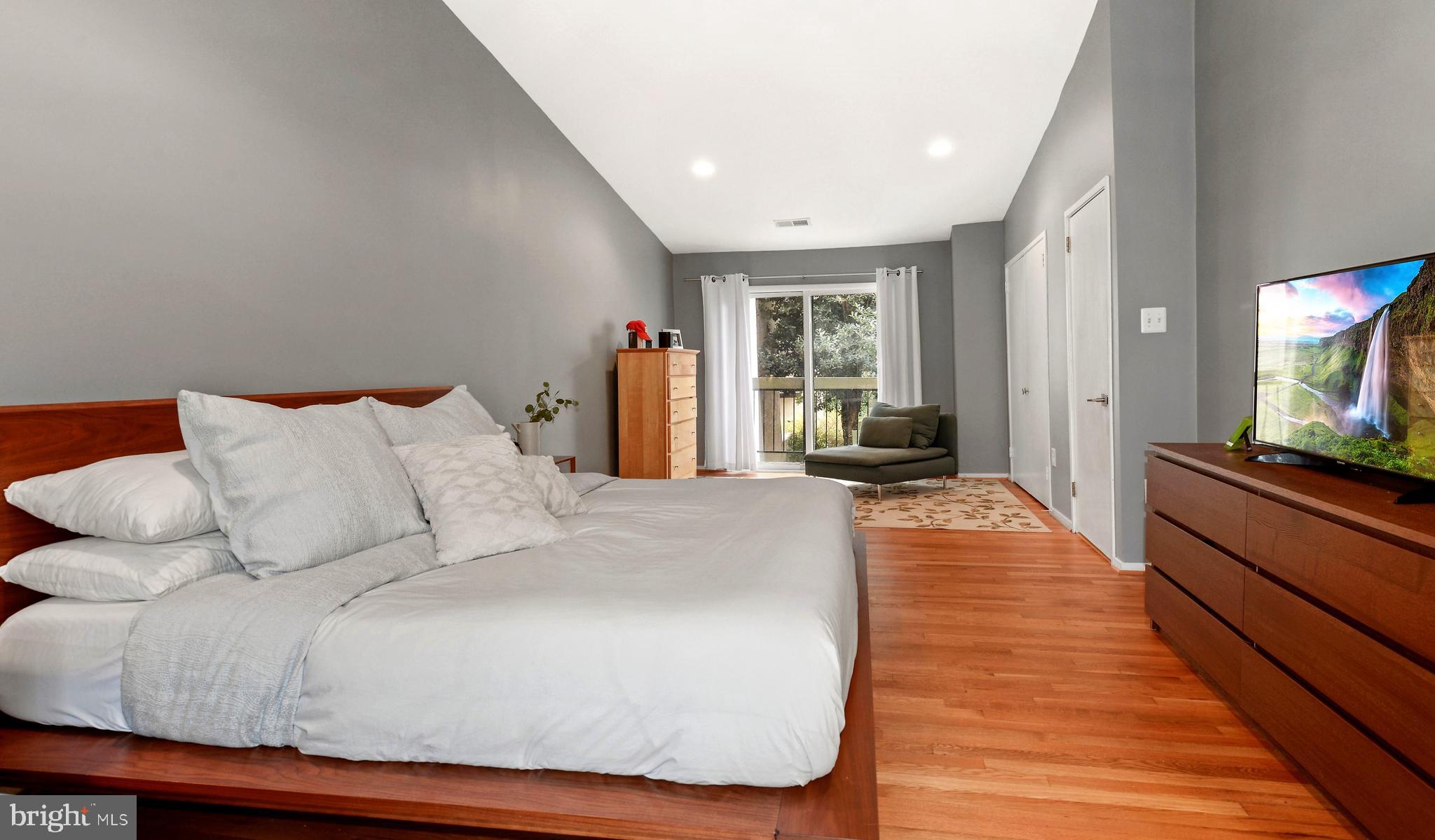 11642 Mediterranean Court Reston, VA 20190 - Photo 16 of 42 Primary Suite with 2 Balconies (2nd view)