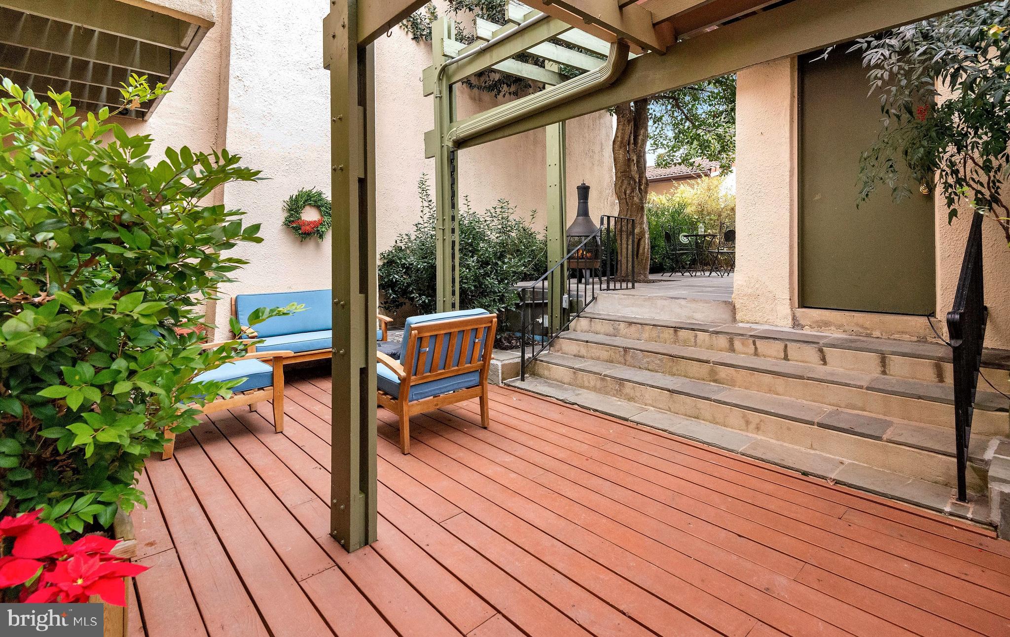 11642 Mediterranean Court Reston, VA 20190 - Photo 26 of 42 Outdoor living at its Best! (New Deck-2019)