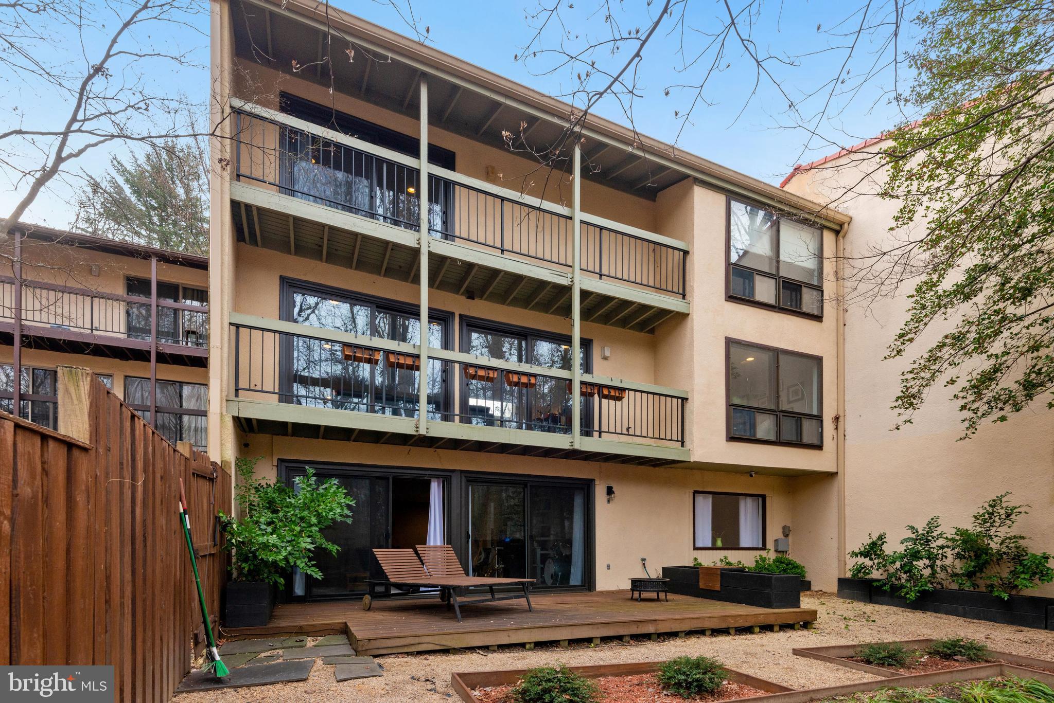 11642 Mediterranean Court Reston, VA 20190 - Photo 33 of 42 WELCOME HOME!