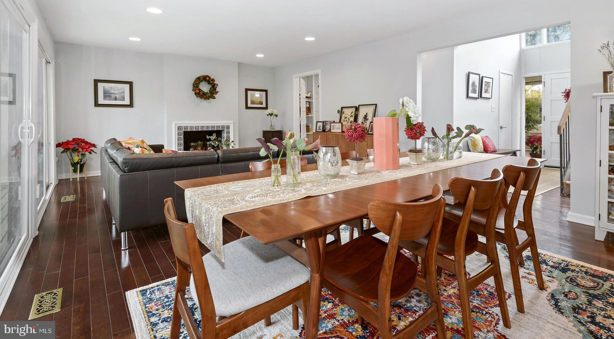 11642 Mediterranean Court Reston, VA 20190 - Photo 5 of 42 Perfect for Entertaining!