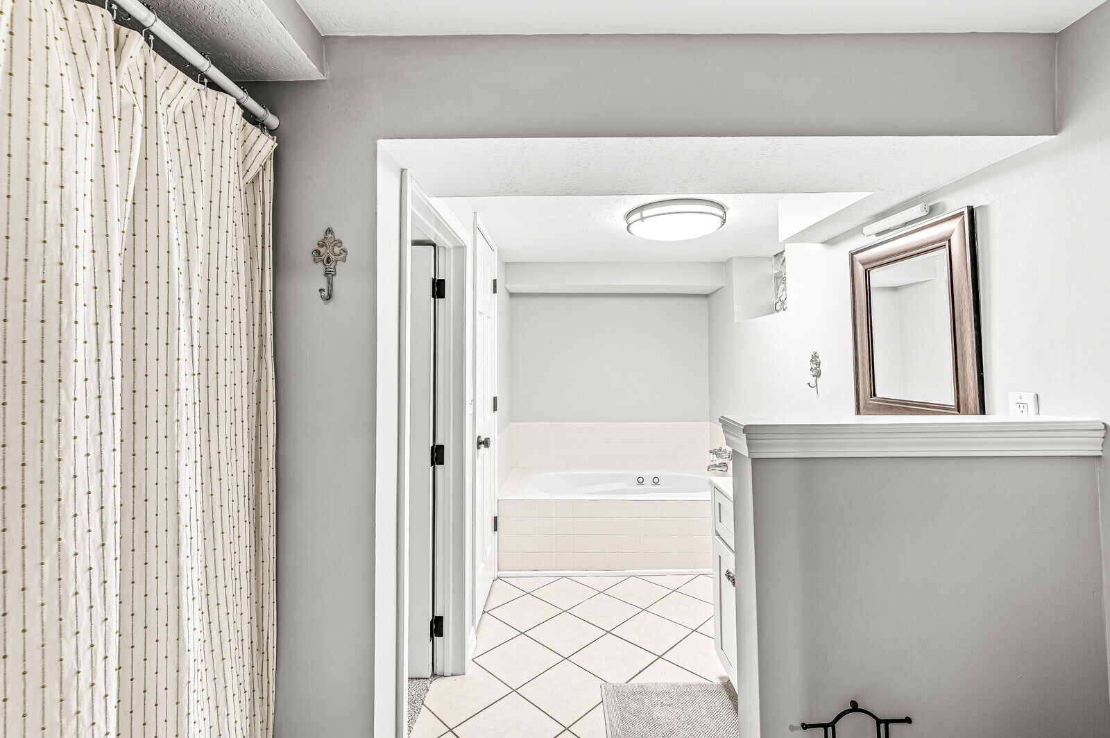6029 Riverview Drive Indianapolis, IN 46208 - Photo 25 of 51 Gallery Image 25