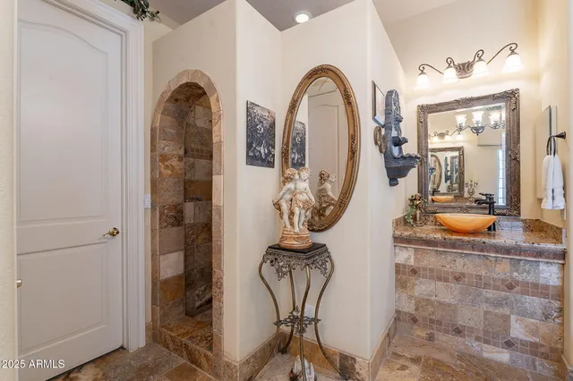 $885,000 | 2160 East Kenwood Street, Mesa, AZ 85213