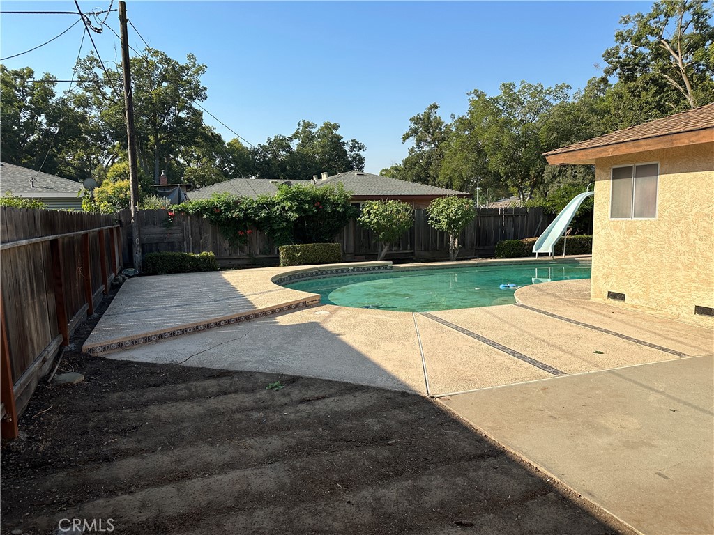 602 Elise Court Merced, CA 95340 - Photo 20 of 20 a view of a backyard