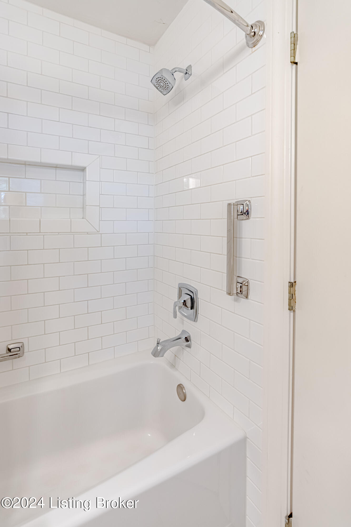 208 Tyne Road Louisville, KY 40207 - Photo 29 of 69 DSC09692