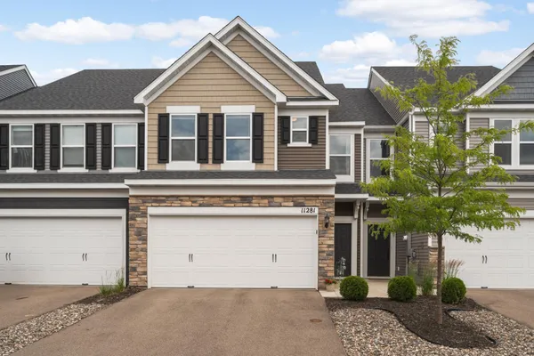 $385,000 | 11281 Crestbury Drive, Woodbury, MN 55129