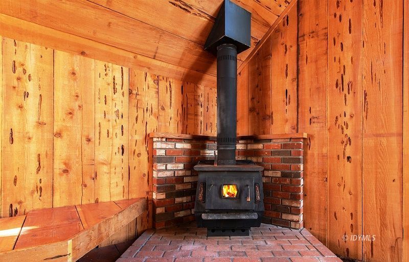 25390 Shadow Oaks Idyllwild, CA 92549 - Photo 12 of 39 a view of entryway with wooden floor
