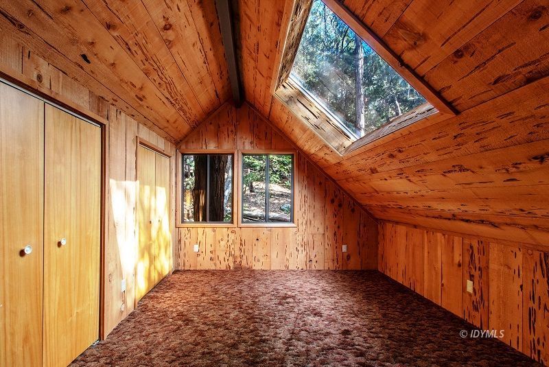 25390 Shadow Oaks Idyllwild, CA 92549 - Photo 25 of 39 a view of an entryway of a house
