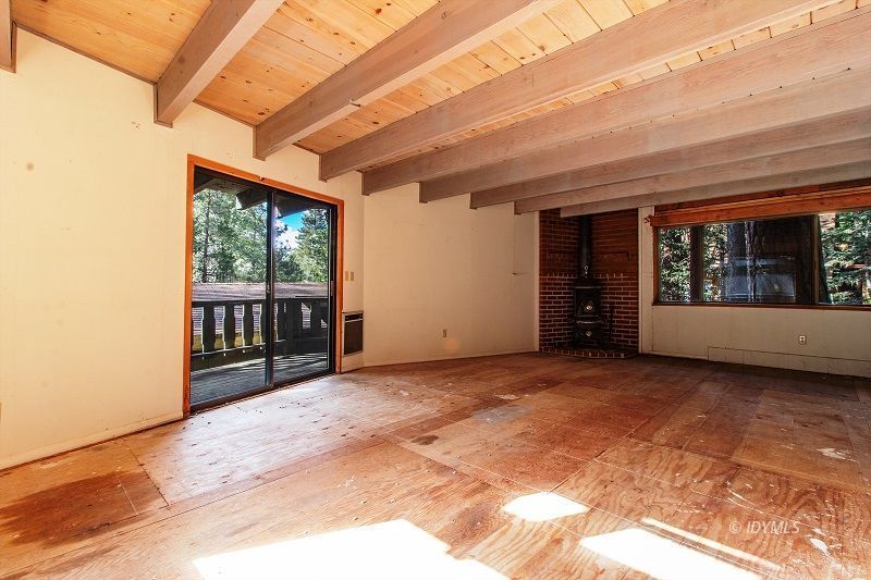 25390 Shadow Oaks Idyllwild, CA 92549 - Photo 27 of 39 a view of an empty room with a window