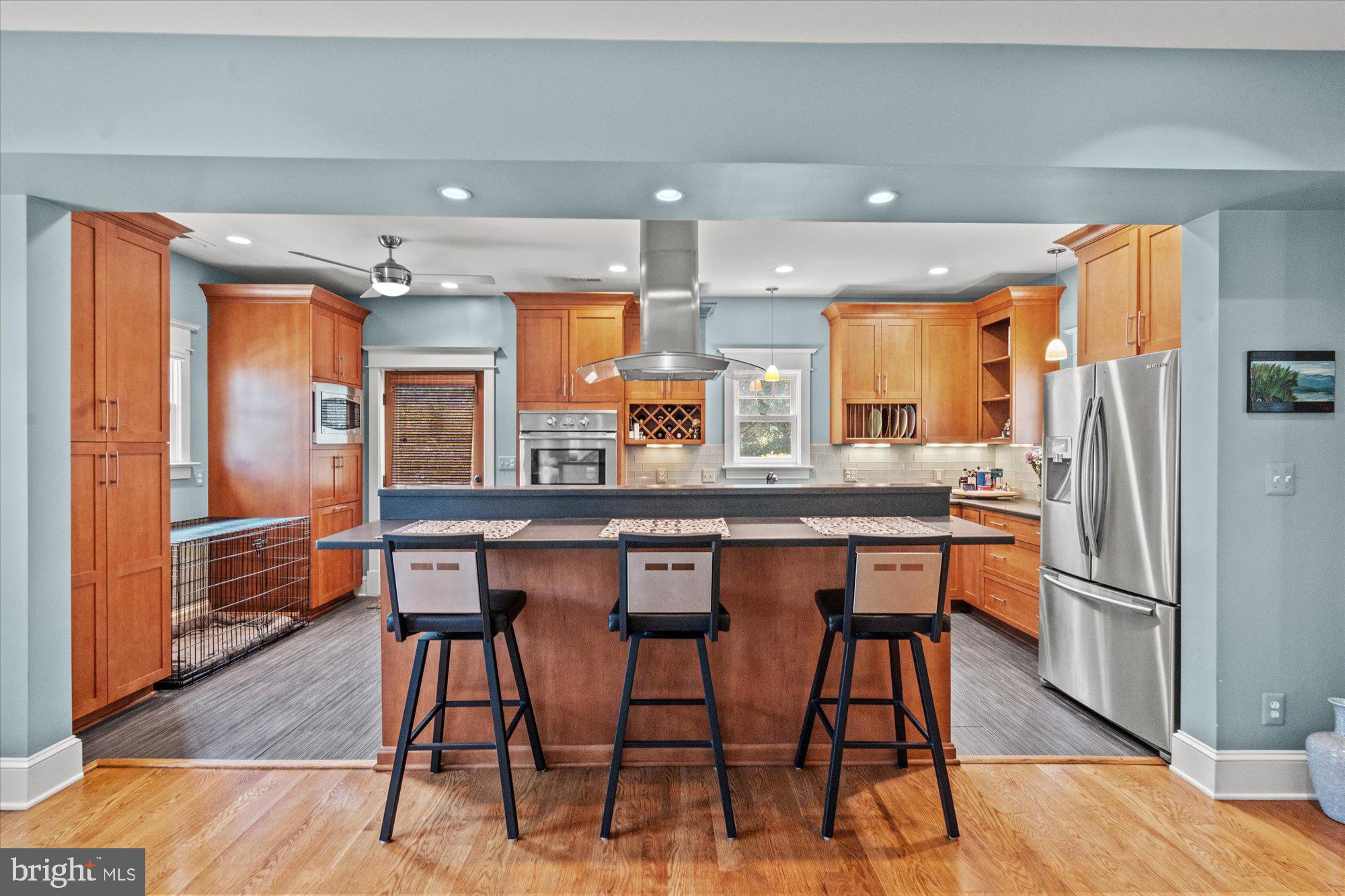 307 East Glebe Road Alexandria, VA 22305 - Photo 13 of 52 Stainless steel appliances, granite countertops