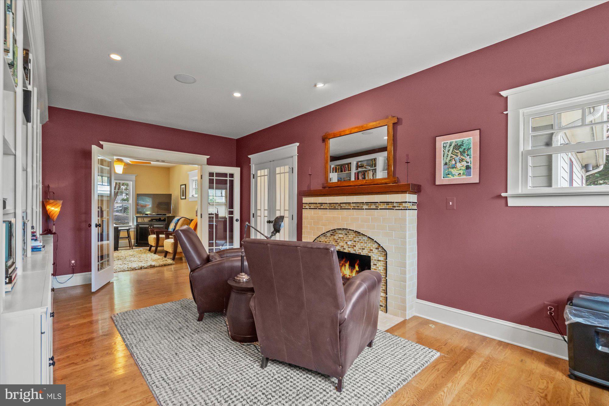 307 East Glebe Road Alexandria, VA 22305 - Photo 17 of 52 Living room with gas fireplace & built-ins