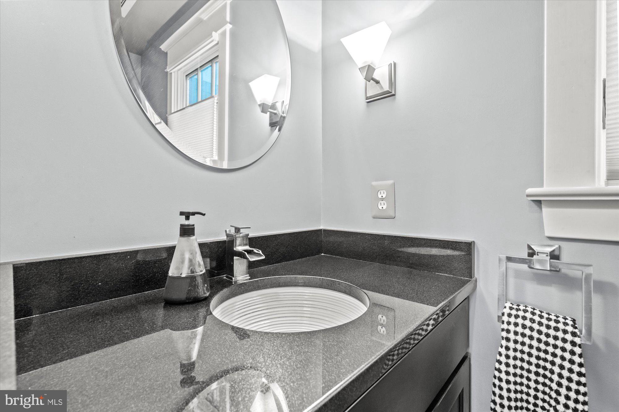 307 East Glebe Road Alexandria, VA 22305 - Photo 21 of 52 Powder room on main level