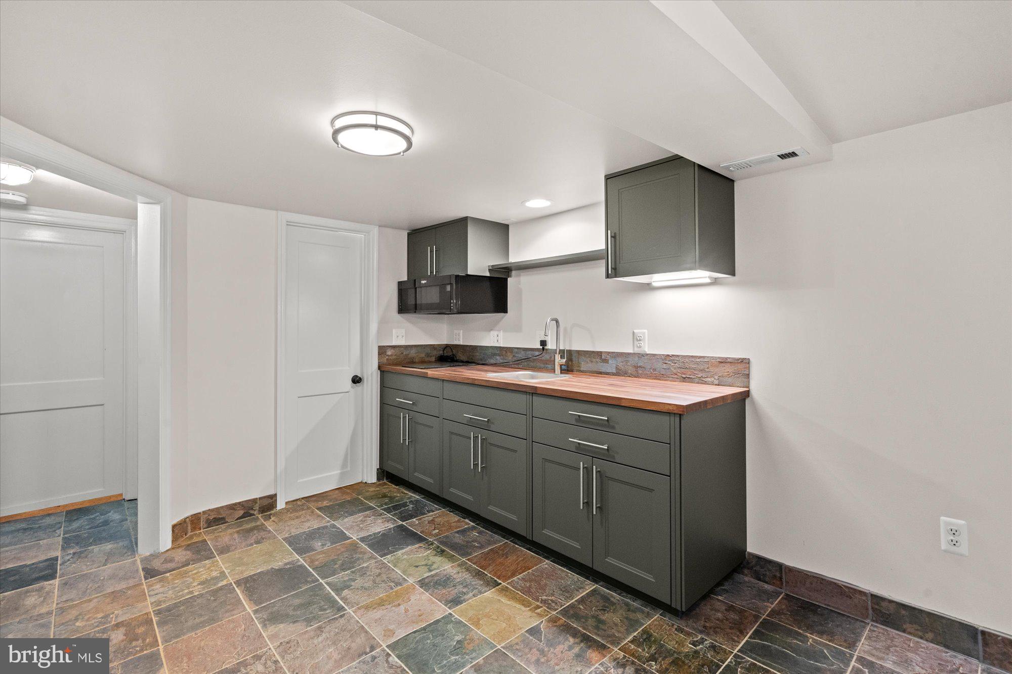 307 East Glebe Road Alexandria, VA 22305 - Photo 39 of 52