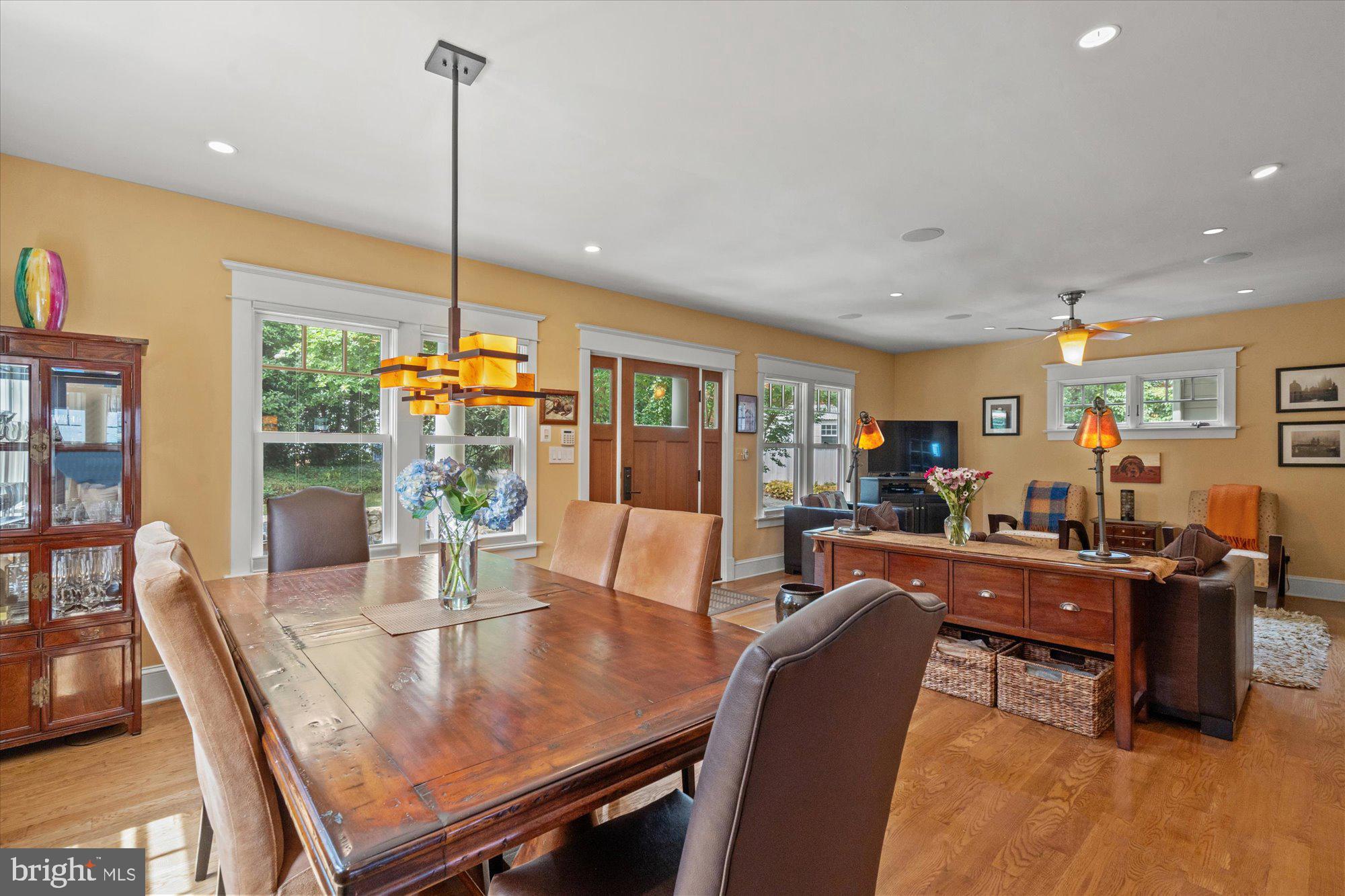 307 East Glebe Road Alexandria, VA 22305 - Photo 7 of 52 Spacious, light-filled dining room/family room