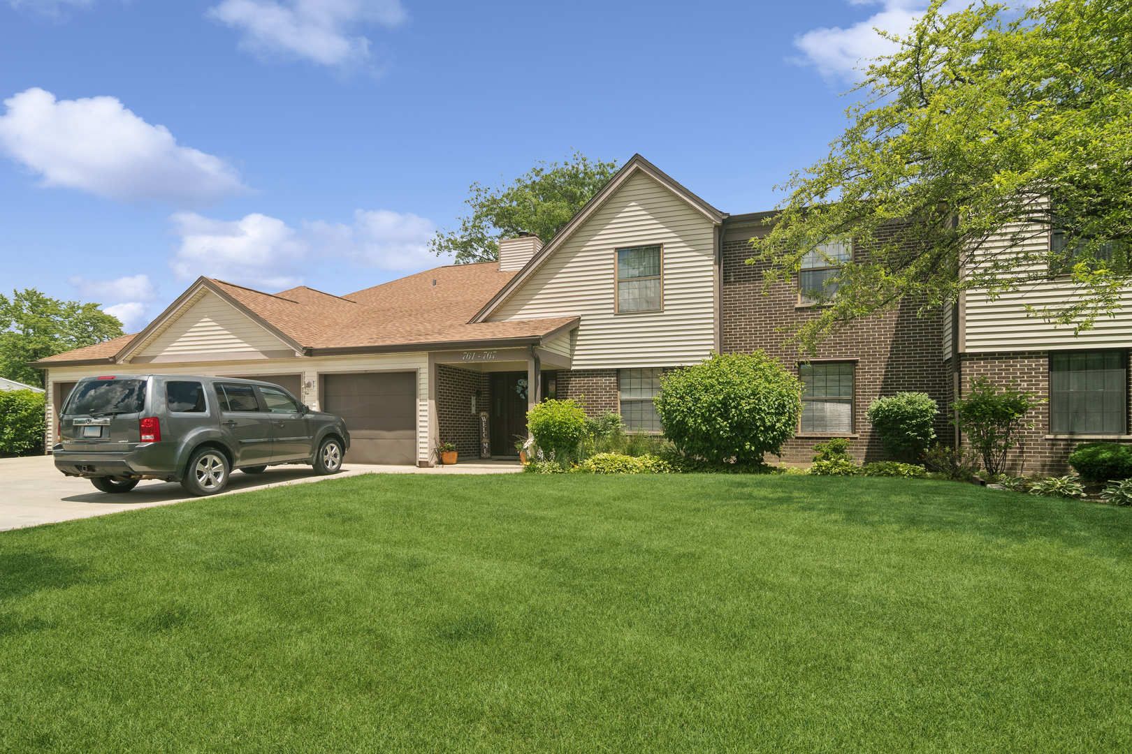 763 White Pine Road, Unit 5A2 Buffalo Grove, IL 60089 - Photo 2 of 20