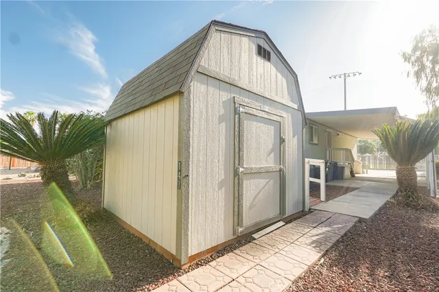 a view of entryway with interior