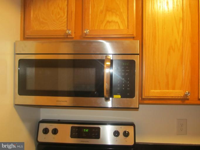 14905 Rydell Road, Unit 303 Centreville, VA 20121 - Photo 14 of 17 Kitchen