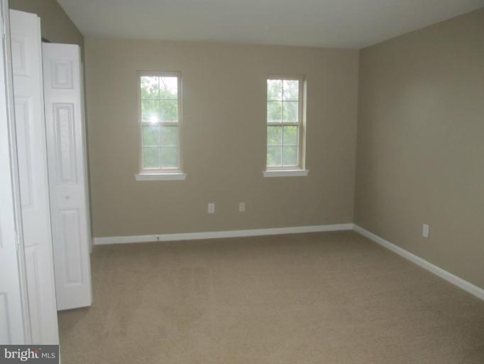 14905 Rydell Road, Unit 303 Centreville, VA 20121 - Photo 9 of 17 Bedroom