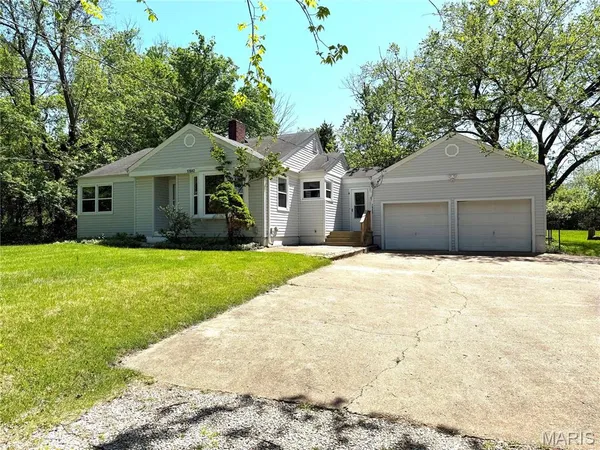 $335,000 | 17042 Manchester Road, Wildwood, MO 63040