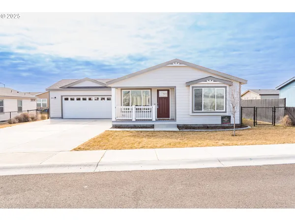 $299,950 | 303 Oregon Trail Boulevard, Boardman, OR 97818