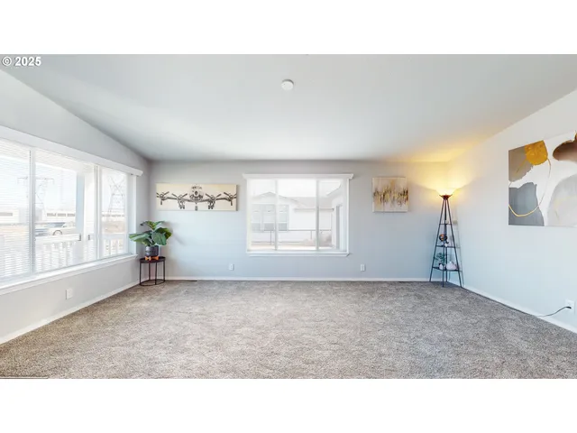 $299,950 | 303 Oregon Trail Boulevard, Boardman, OR 97818