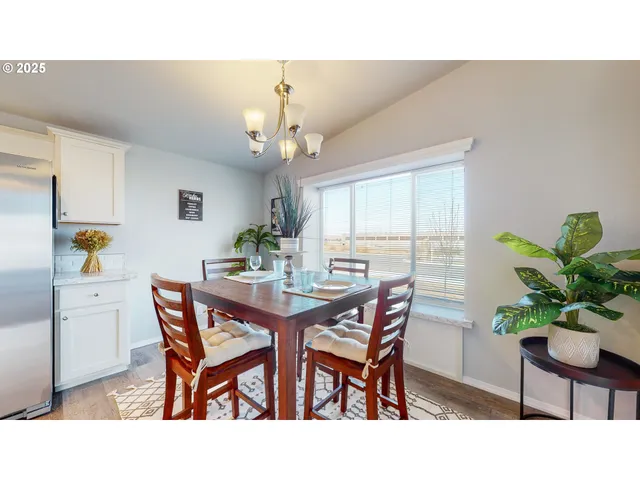 $299,950 | 303 Oregon Trail Boulevard, Boardman, OR 97818