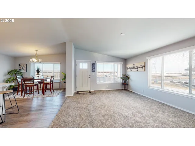 $299,950 | 303 Oregon Trail Boulevard, Boardman, OR 97818