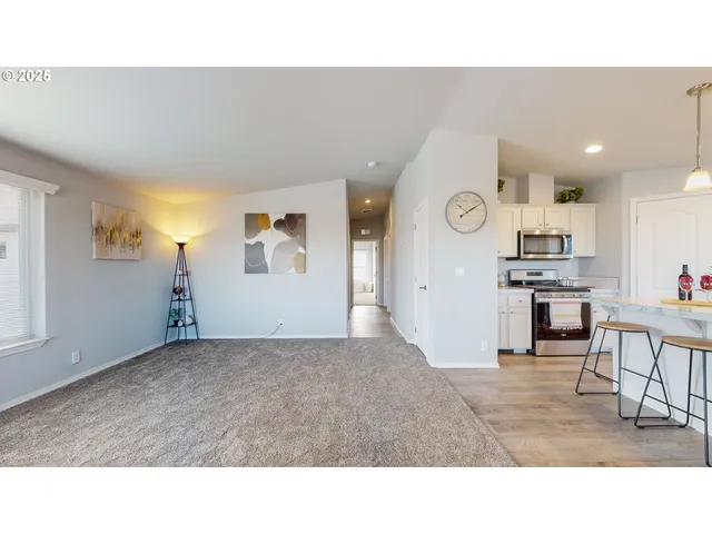 $299,950 | 303 Oregon Trail Boulevard, Boardman, OR 97818