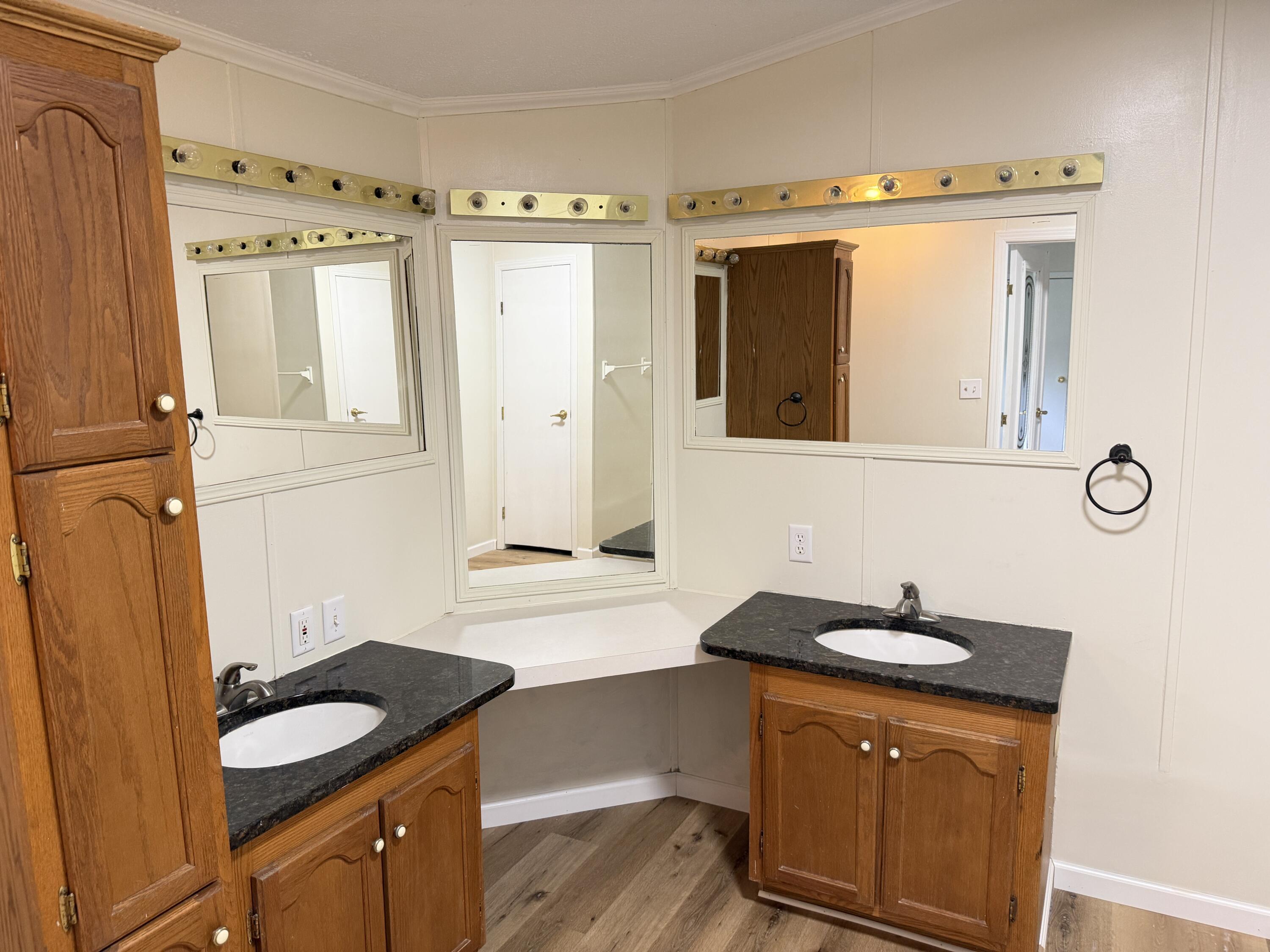 3084 South Pipestone Road Benton Harbor, MI 49022 - Photo 16 of 24 IMG_0346
