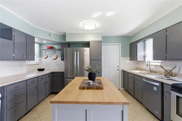 $295,000 | 607 East 90th Terrace, Kansas City, MO 64131