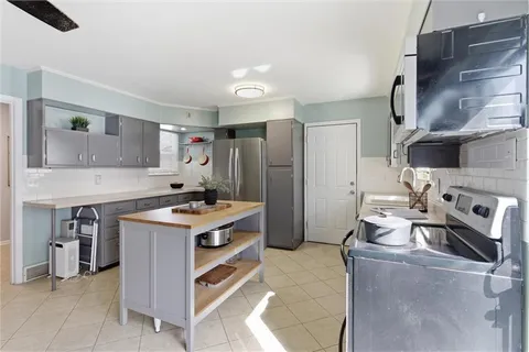 $295,000 | 607 East 90th Terrace, Kansas City, MO 64131