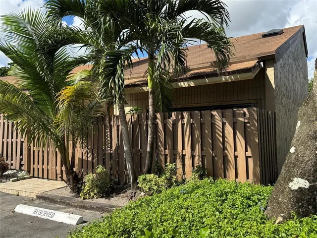 $2,700 | 8011 Southwest 22nd Court, Unit 8011, Davie, FL 33324