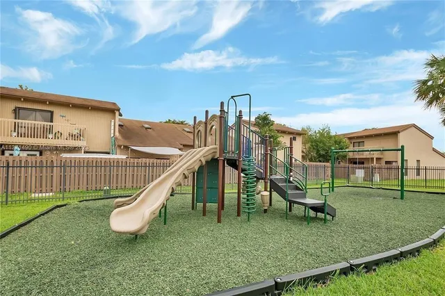 $2,700 | 8011 Southwest 22nd Court, Unit 8011, Davie, FL 33324