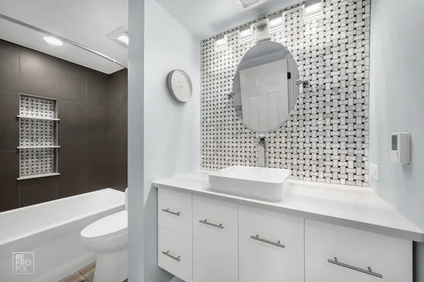 $419,900 | 2696 South Embers Lane, Arlington Heights, IL 60005