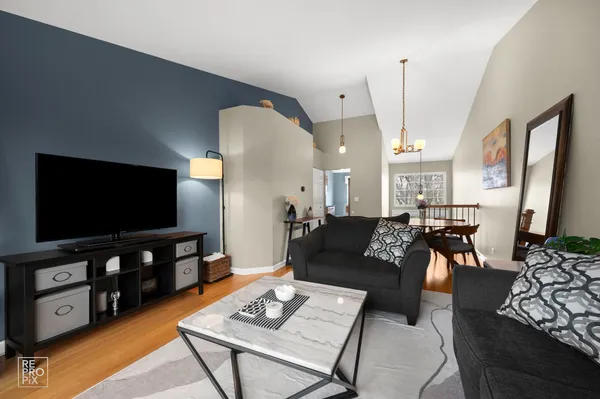 $419,900 | 2696 South Embers Lane, Arlington Heights, IL 60005