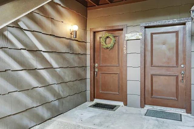 $2,000 | 11711 Memorial Drive, Unit 129, Houston, TX 77024