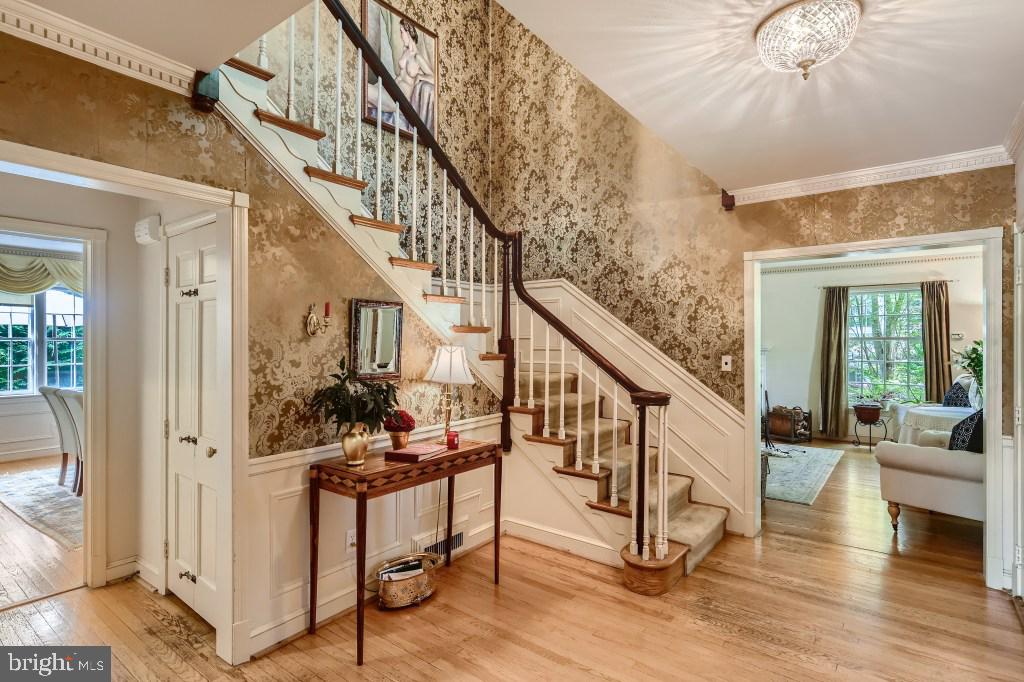 109 St Dunstans Road Baltimore, MD 21212 - Photo 3 of 40