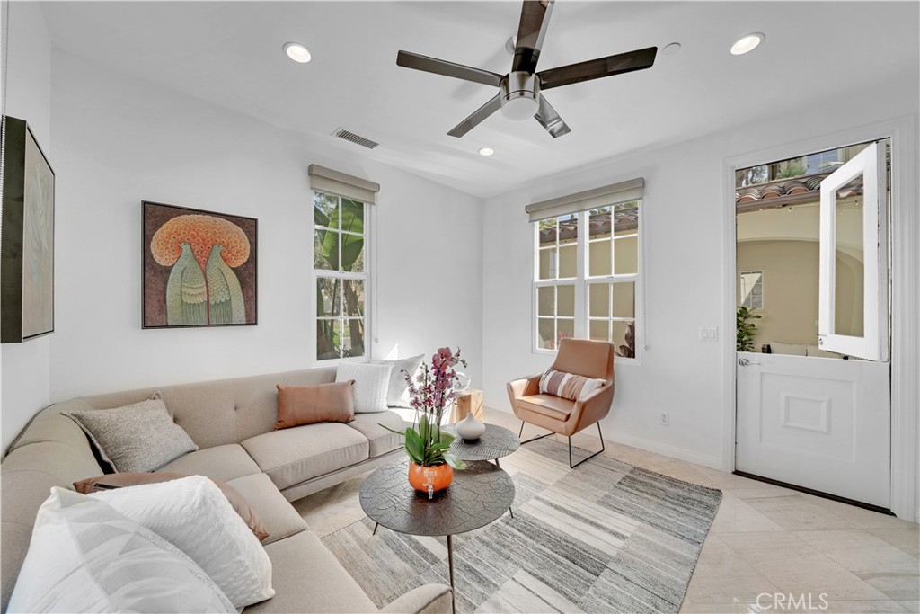 50 Clouds Irvine, CA 92603 - Photo 4 of 30