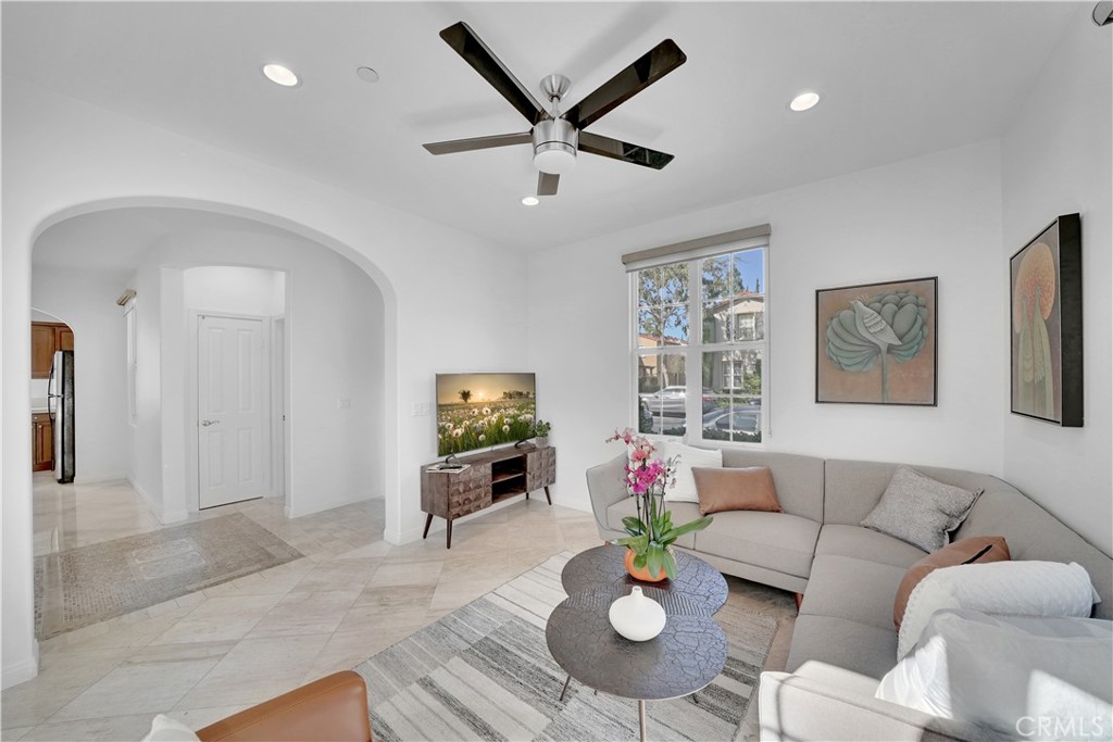 50 Clouds Irvine, CA 92603 - Photo 5 of 30